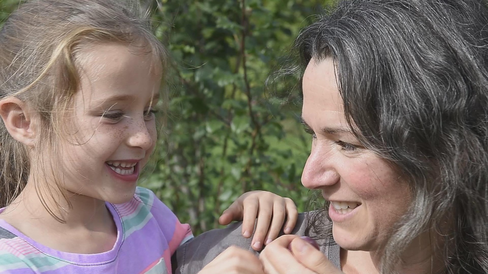 Rebecca Huot est fière que sa famille puisse profiter de fruits et de légumes bio, tous les jours. Rebecca Huot est fière que sa famille puisse profiter de fruits et de légumes bio, tous les jours.