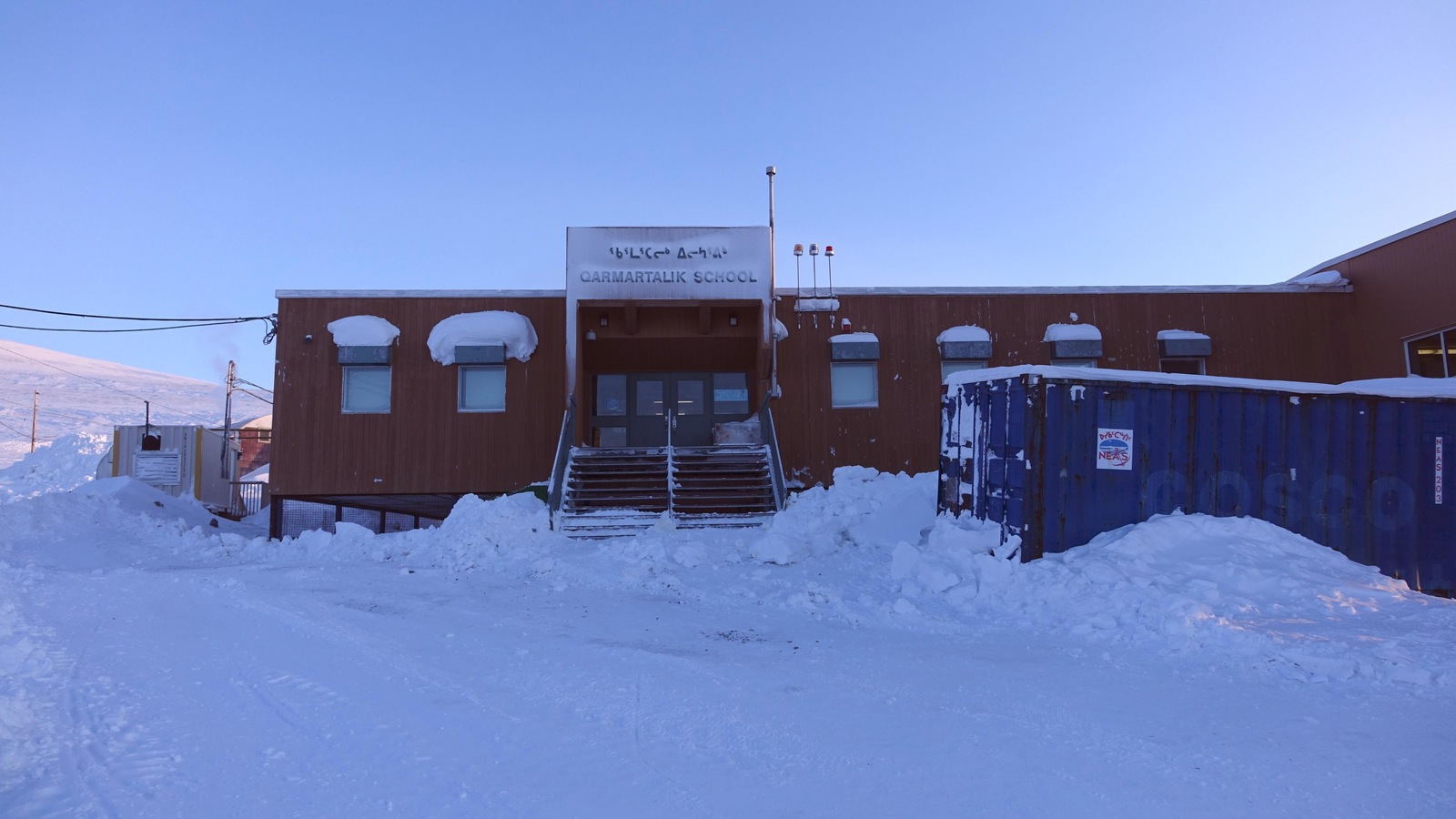 La langue maternelle de la majorité des élèves est l’inuktitut. La langue maternelle de la majorité des élèves est l’inuktitut.