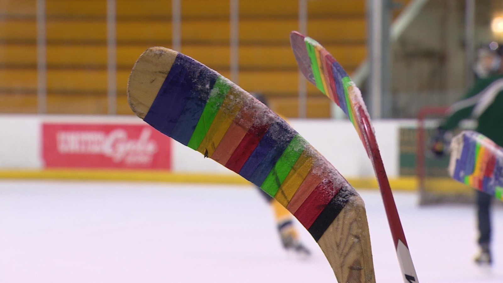 Un ruban de hockey arc-en-ciel. Un ruban de hockey arc-en-ciel.
