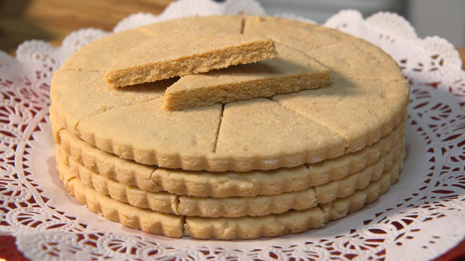 Un petit gâteau formé de biscuits sablés. Un petit gâteau formé de biscuits sablés.