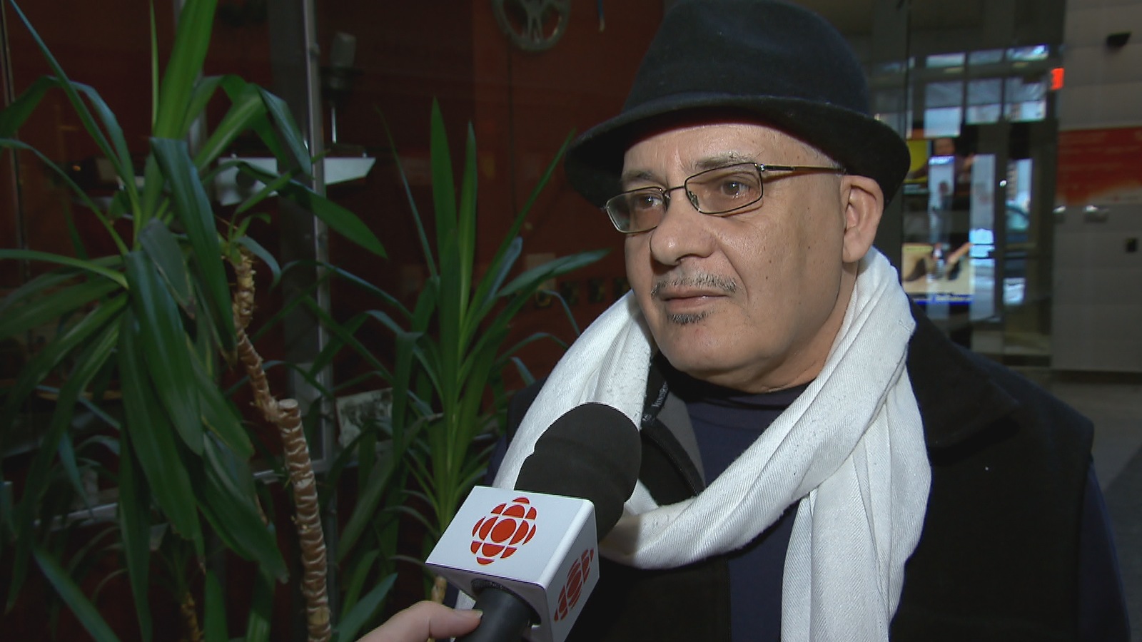 L’écrivain Salah El Khalfa Beddiari explique les raisons pour lesquelles il a annulé sa participation à une discussion sur la diaspora arabe. L’écrivain Salah El Khalfa Beddiari explique les raisons pour lesquelles il a annulé sa participation à une discussion sur la diaspora arabe.