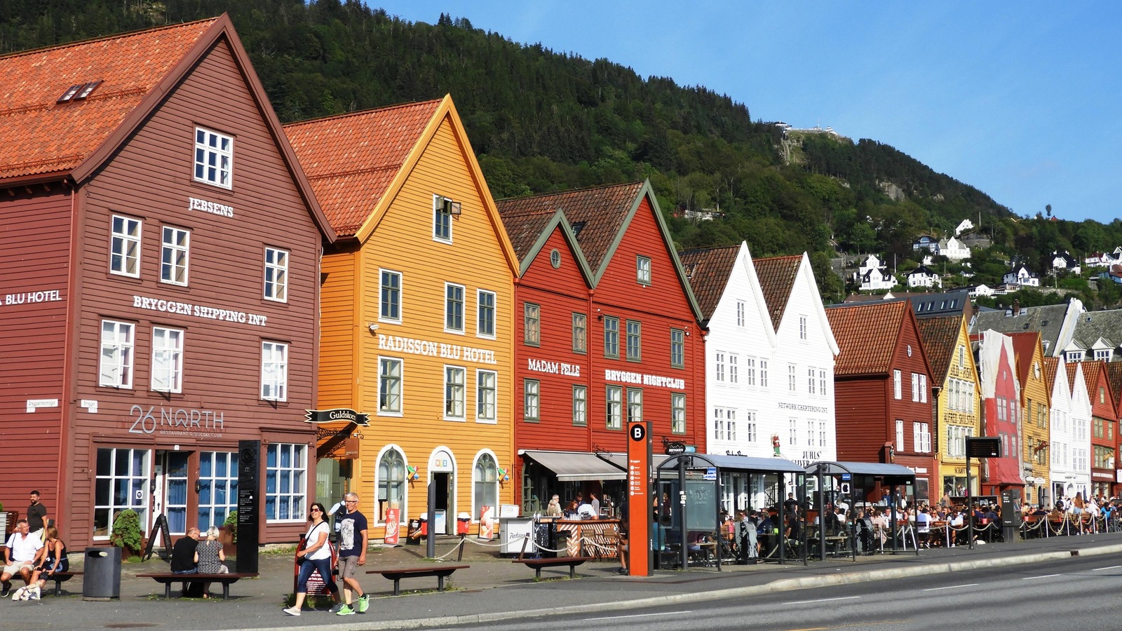 Les entrepôts de poisson à Begen, en Norvège Les entrepôts de poisson à Begen, en Norvège