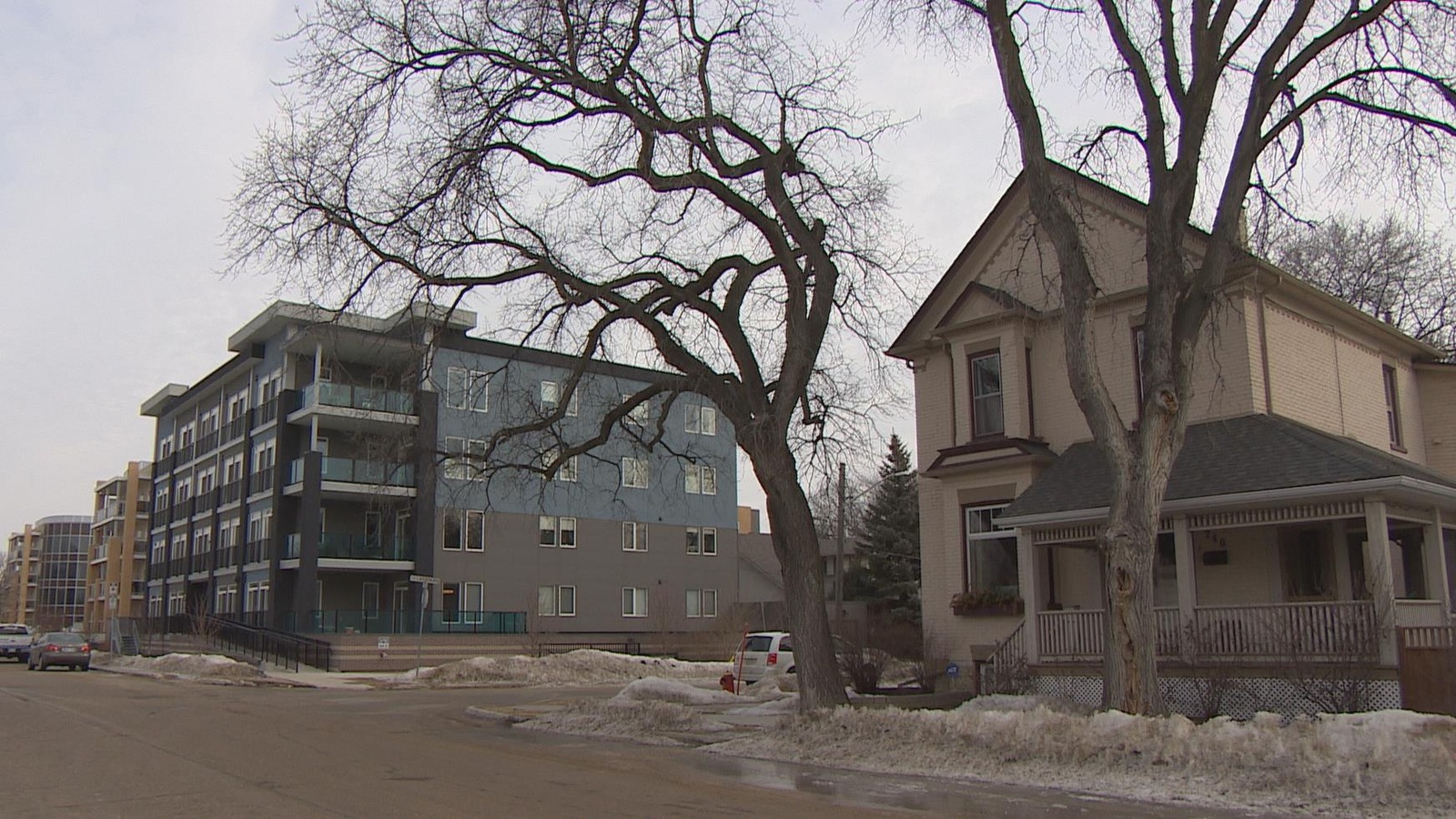 Le développement intercalaire pourrait permettre de limiter l'étalement urbain observé à Winnipeg depuis quelques années. Le développement intercalaire pourrait permettre de limiter l'étalement urbain observé à Winnipeg depuis quelques années.