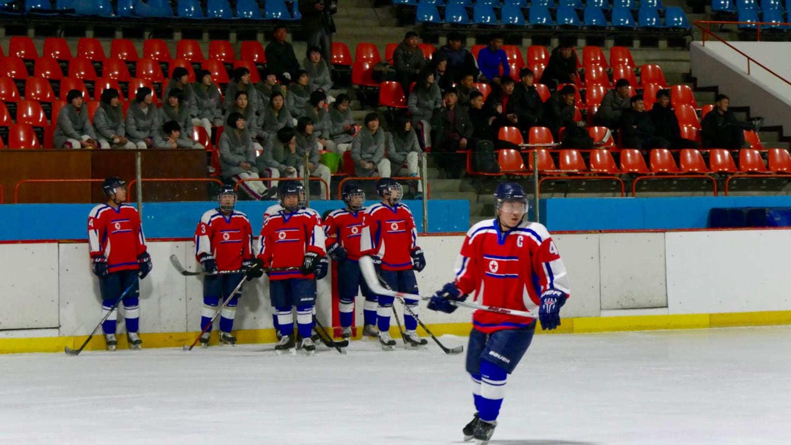 Des joueurs nord-coréens à l'entraînement Des joueurs nord-coréens à l'entraînement
