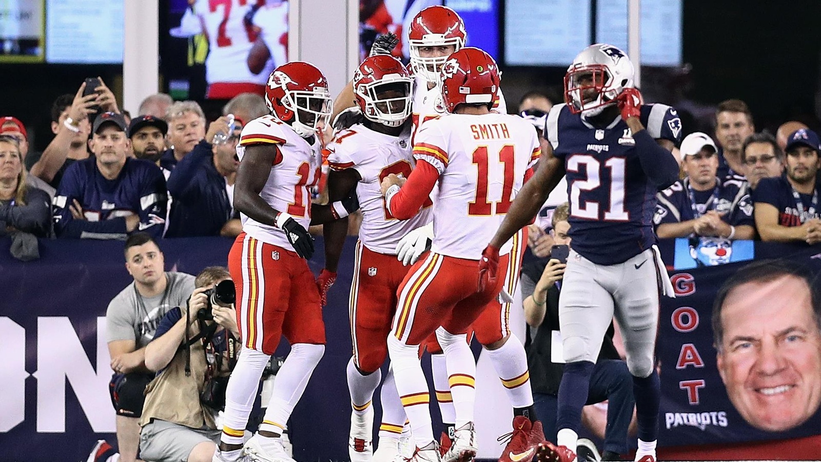 Kareem Hunt célèbre son touché contre les Patriots. Kareem Hunt célèbre son touché contre les Patriots.