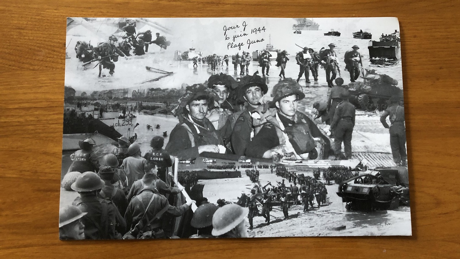 Un montage de photos en noir et blanc montrant des soldats canadiens en Normandie lors de la Deuxième Guerre mondiale. Un montage de photos en noir et blanc montrant des soldats canadiens en Normandie lors de la Deuxième Guerre mondiale.
