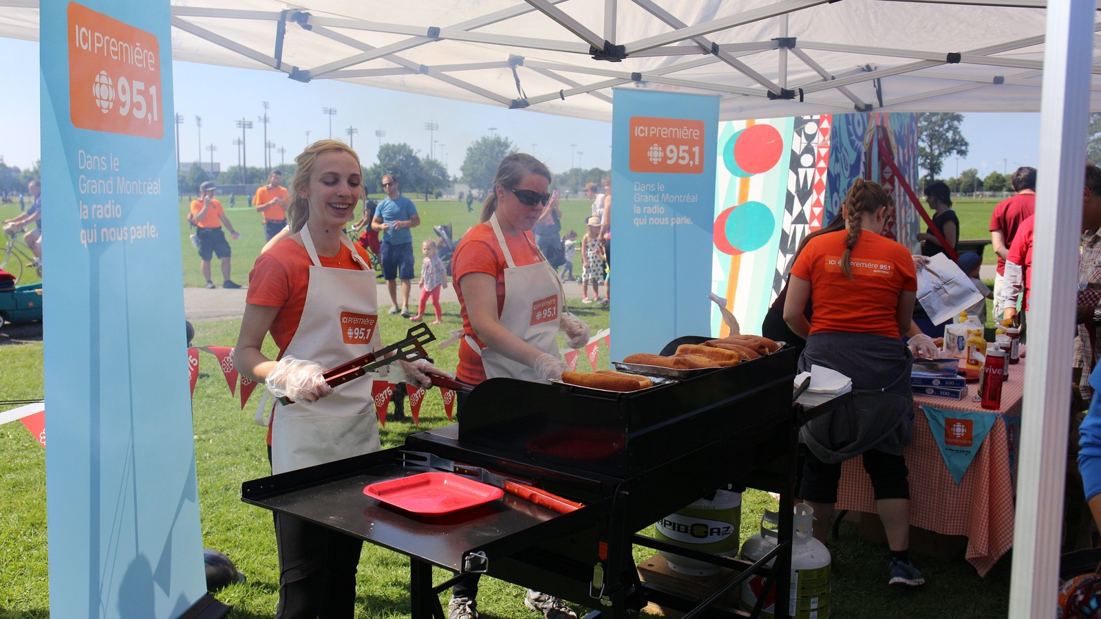Grillades pour tous au parc Jarry. Grillades pour tous au parc Jarry.
