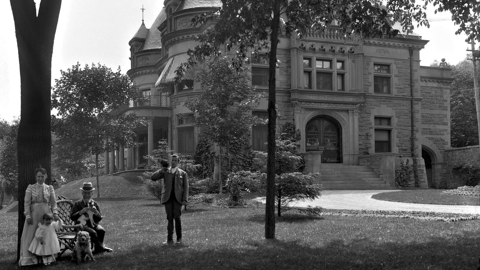 Résidence de James Ross, à Montréal, vers 1910 Résidence de James Ross, à Montréal, vers 1910