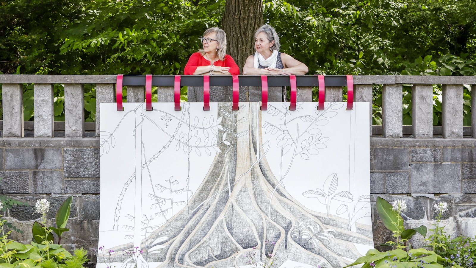 Plus d’une cinquantaine d’oeuvres en format géant sont installées dans les jardins. Plus d’une cinquantaine d’oeuvres en format géant sont installées dans les jardins.