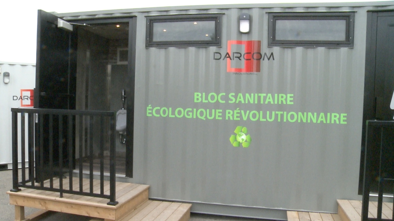Le bloc sanitaire Le bloc sanitaire
