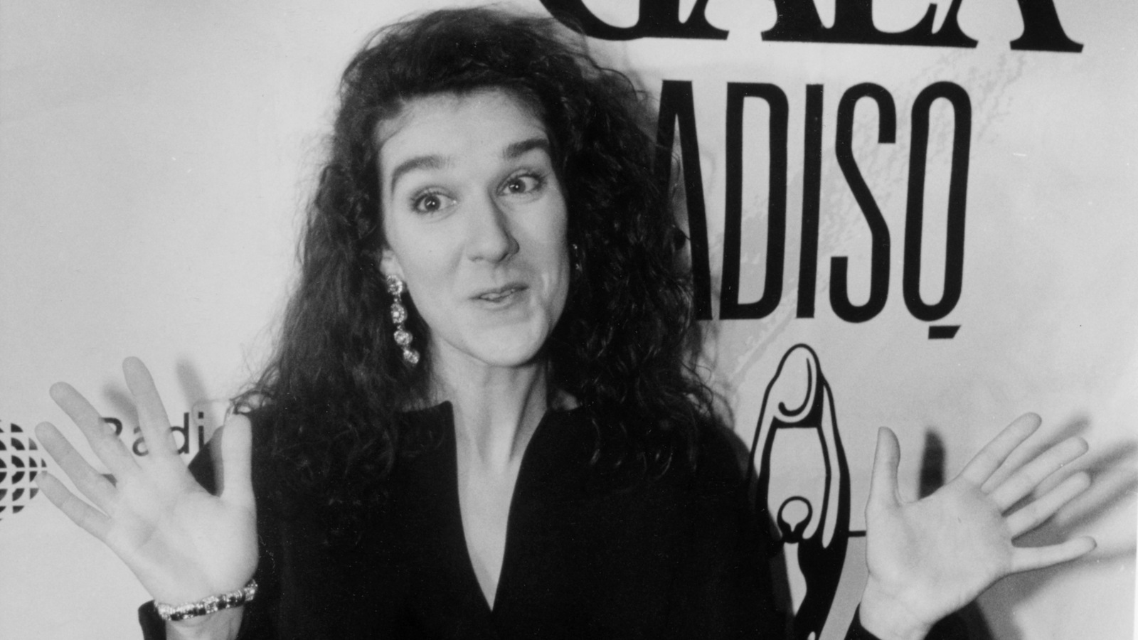 La chanteuse a refusé, en 1990, le trophée dans la catégorie de l'artiste anglophone de l'année au gala de l'ADISQ. La chanteuse a refusé, en 1990, le trophée dans la catégorie de l'artiste anglophone de l'année au gala de l'ADISQ.