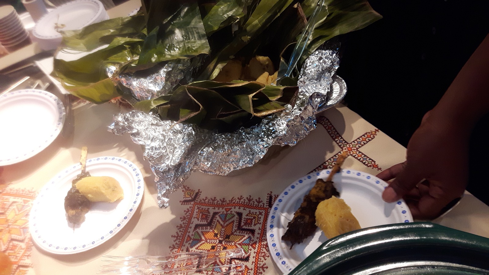 Le Mbongo Tchobi camerounais de Wanda Jemly, un poisson en sauce typique de la culture bassa Le Mbongo Tchobi camerounais de Wanda Jemly, un poisson en sauce typique de la culture bassa