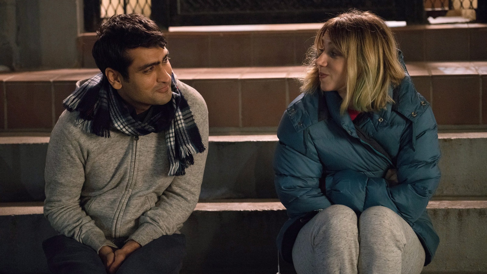 Une scène du film <i>Mal d'amour</i>, mettant en vedette Kumail Nanjiani et Zoe Kazan. Une scène du film <i>Mal d'amour</i>, mettant en vedette Kumail Nanjiani et Zoe Kazan.
