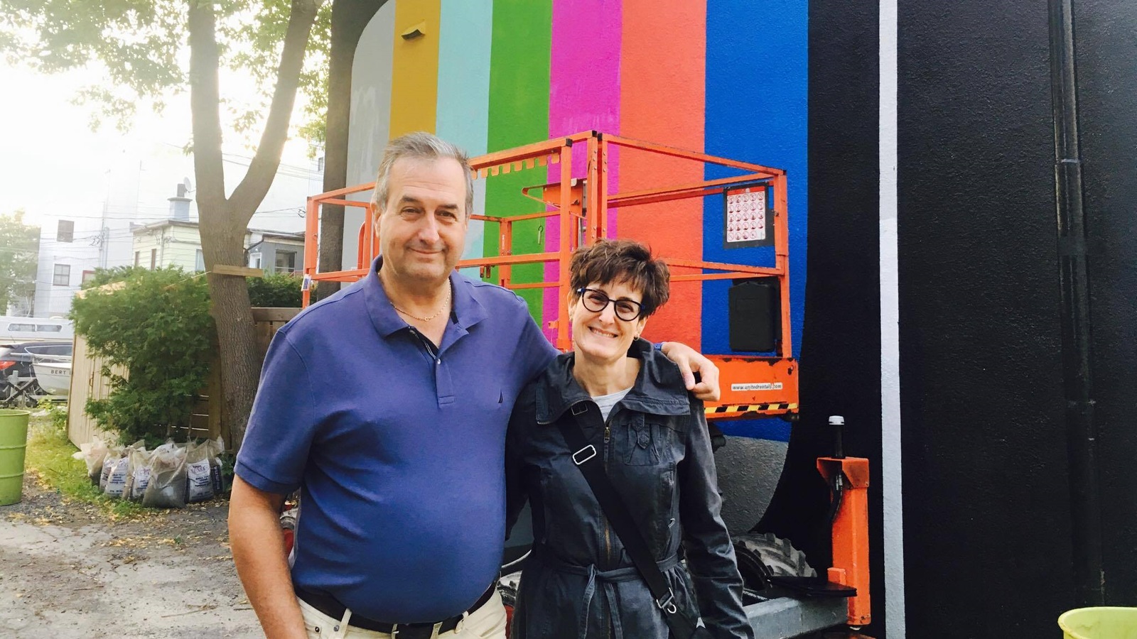 Michel et Hélène Plante, enfants de Marcel Plante, un réparateur de téléviseur qui a été en affaires dans le quartier Limoilou pendant près de 40 ans. Michel et Hélène Plante, enfants de Marcel Plante, un réparateur de téléviseur qui a été en affaires dans le quartier Limoilou pendant près de 40 ans.