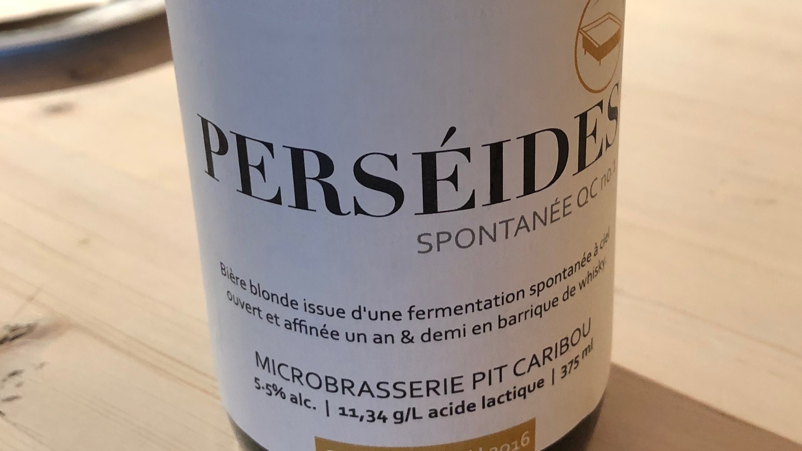 La bouteille de bière et son étiquette La bouteille de bière et son étiquette