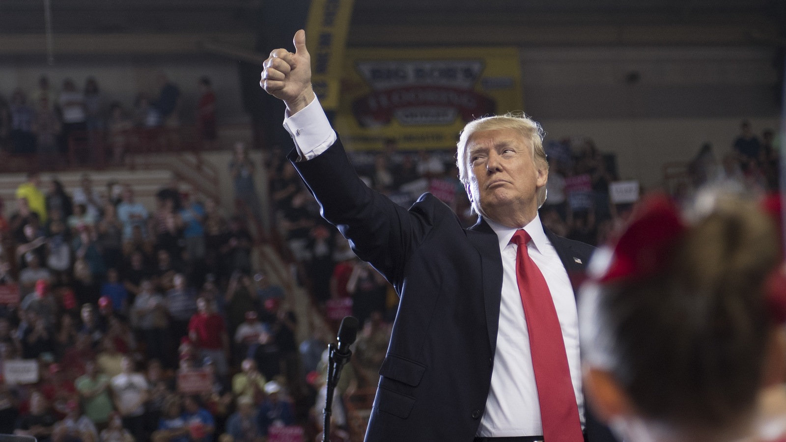 Le président américain Donald Trump lors d'un ralliement partisan à Harrisburg, en Pennsylvanie, le centième jour de son mandat Le président américain Donald Trump lors d'un ralliement partisan à Harrisburg, en Pennsylvanie, le centième jour de son mandat