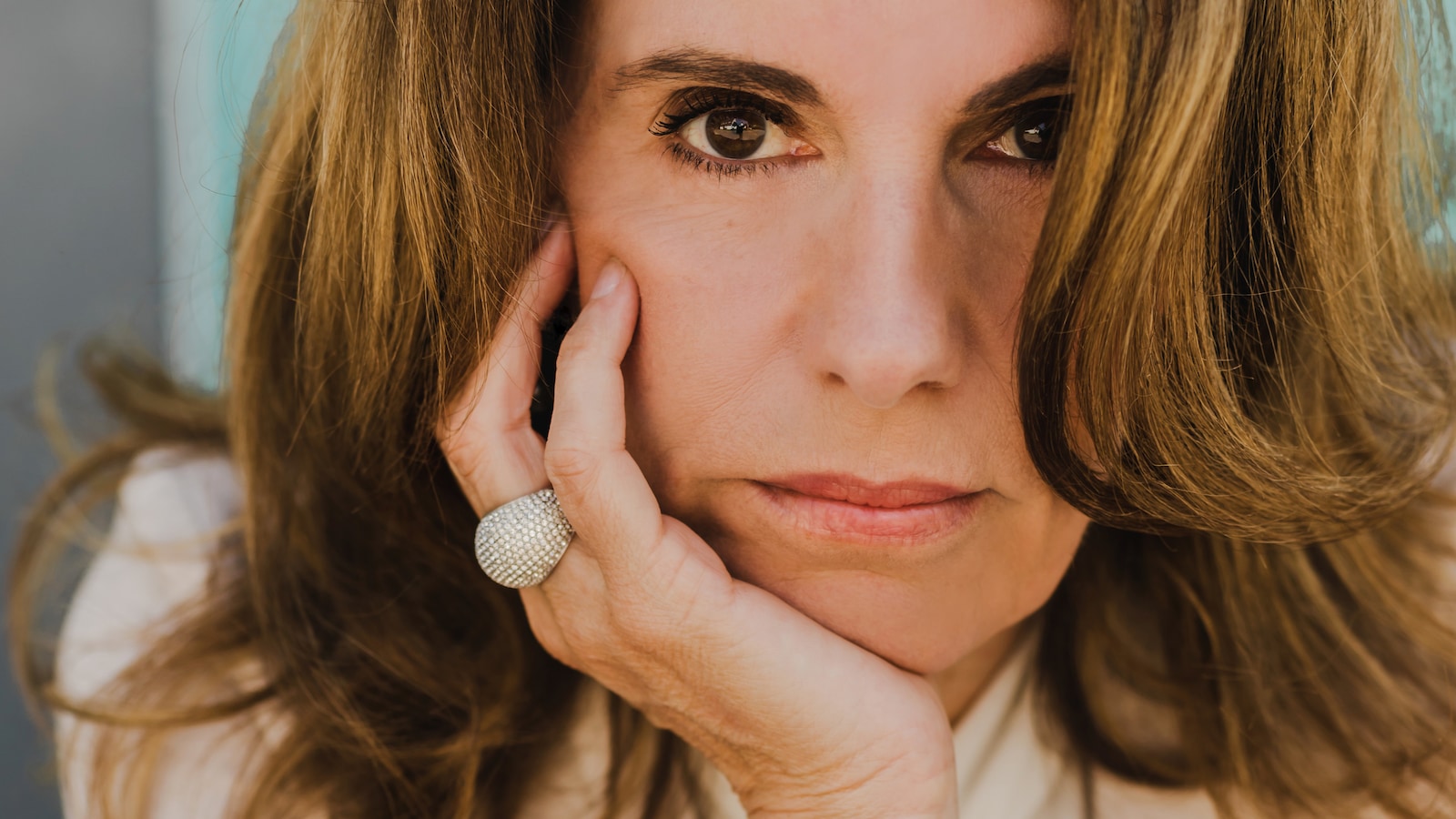 Portrait de la cinéaste Renée Beaulieu, dont le long métrage « Les salopes ou le sucre naturel de la peau » a été sélectionné au TIFF Portrait de la cinéaste Renée Beaulieu, dont le long métrage « Les salopes ou le sucre naturel de la peau » a été sélectionné au TIFF