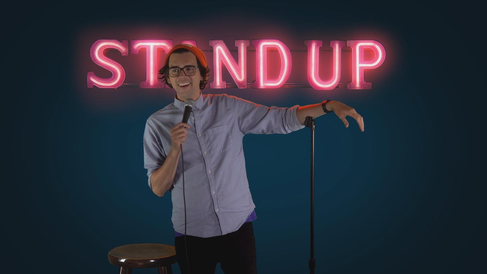 Dans les 11 épisodes de Cultive ton comique, Jérémie Larouche offre ses trucs et conseils pour effectuer un numéro de stand-up.