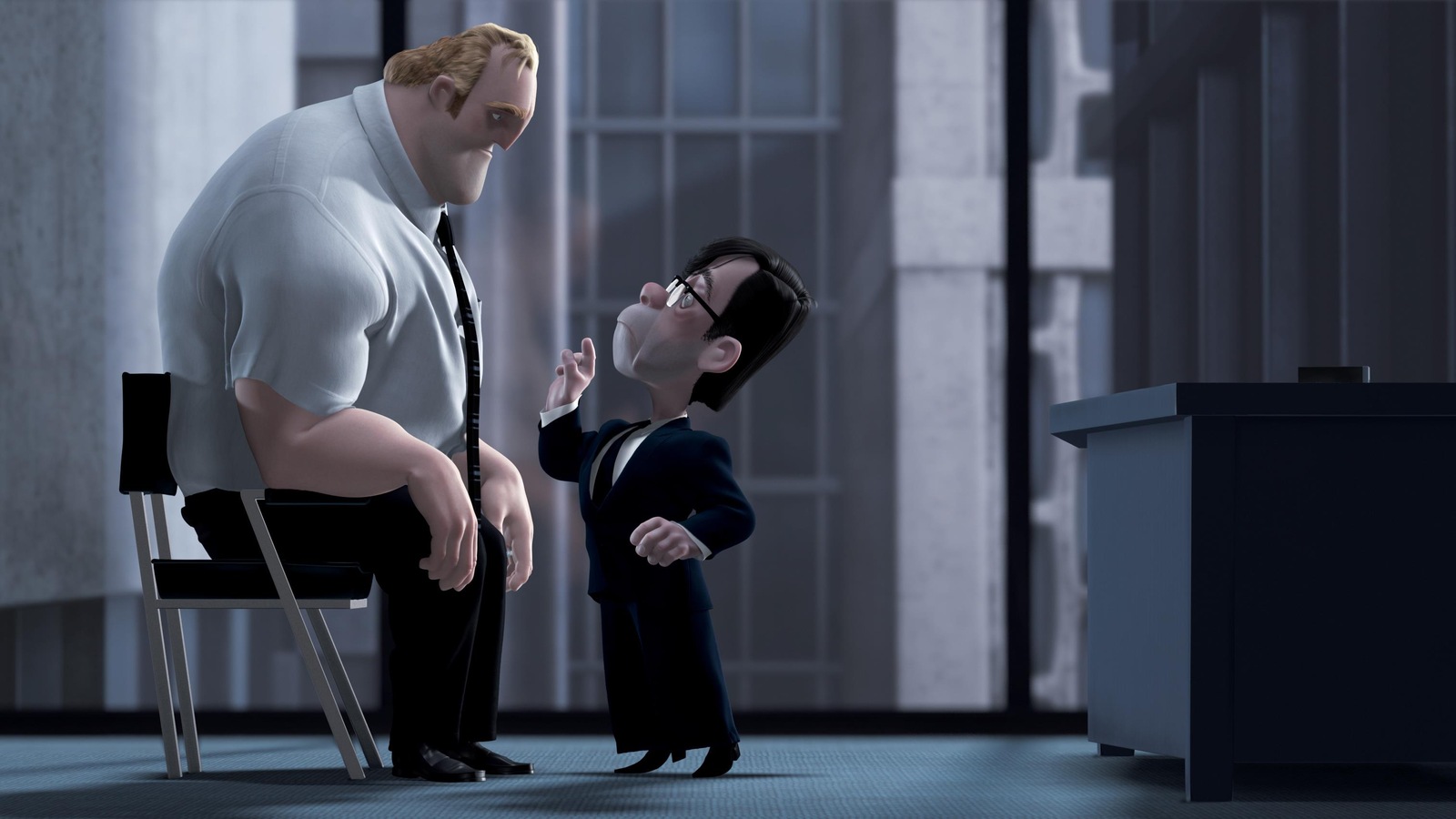 Un homme à la stature imposante assis sur une chaise devant un tout petit monsieur, les deux animés. Un homme à la stature imposante assis sur une chaise devant un tout petit monsieur, les deux animés.