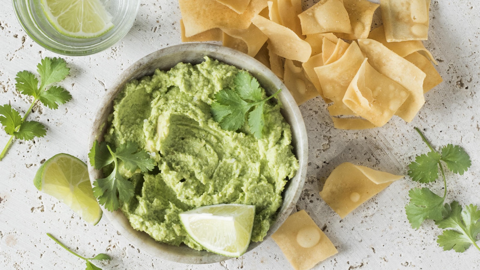 Guacamole photographiée par la photographe culinaire Catherine Côté Guacamole photographiée par la photographe culinaire Catherine Côté