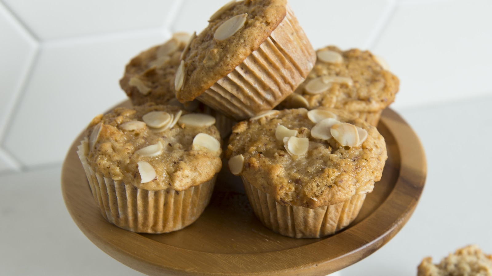 Des muffins aux poires et aux amandes. Des muffins aux poires et aux amandes.