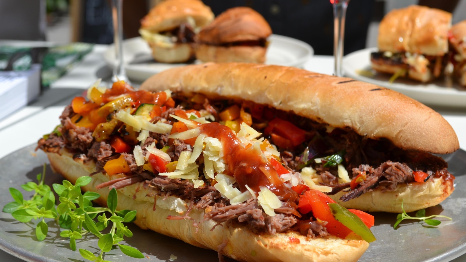 Sandwich de bœuf et légumes grillés de Max Lavoie Sandwich de bœuf et légumes grillés de Max Lavoie
