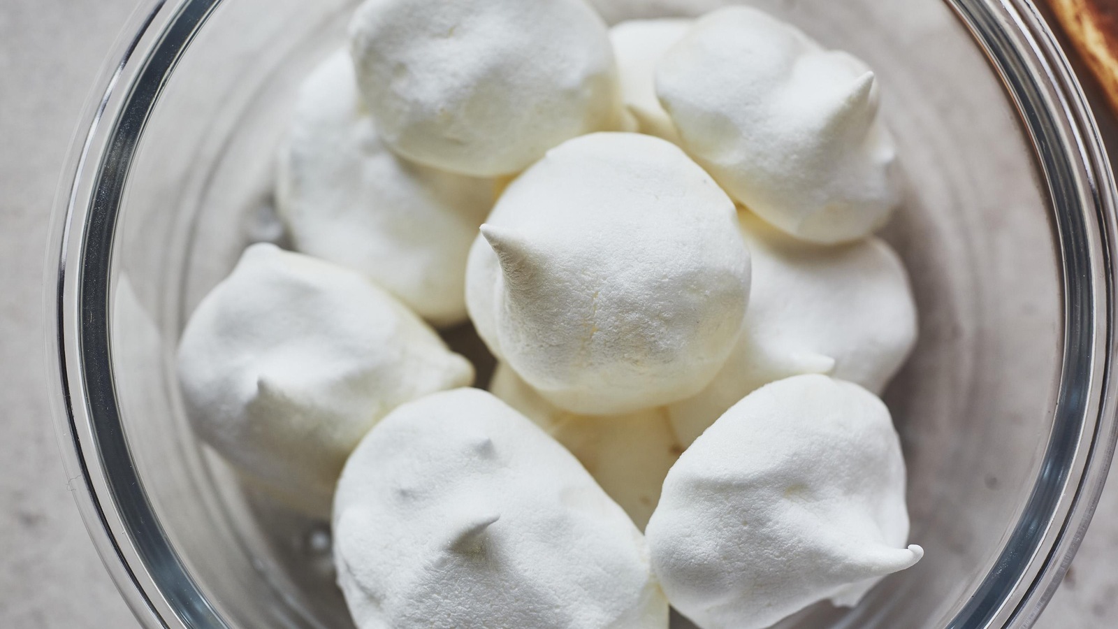 Meringues croquantes à l’aquafaba Savourer ICI RadioCanada.ca Télé