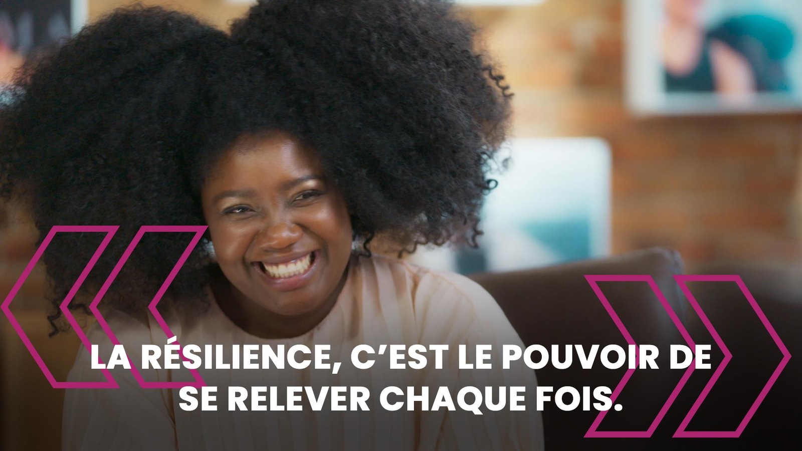 Yama Laurent = La résilience, c’est le pouvoir de se relever chaque fois.
