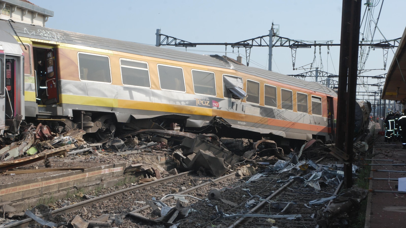 Accident ferroviaire à la gare de Brétigny-sur-Orge, en banlieue de Paris, le 12 juillet 2013.