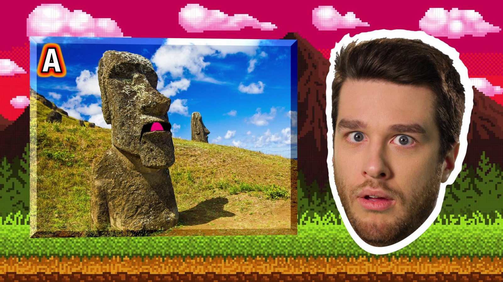 Il pose à l'île de Pâques près d'une statue Il pose à l'île de Pâques près d'une statue
