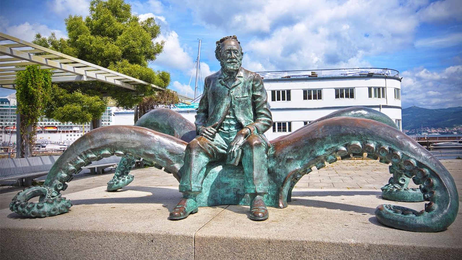 Statue de Jules Verne à Vigo, en Espagne.