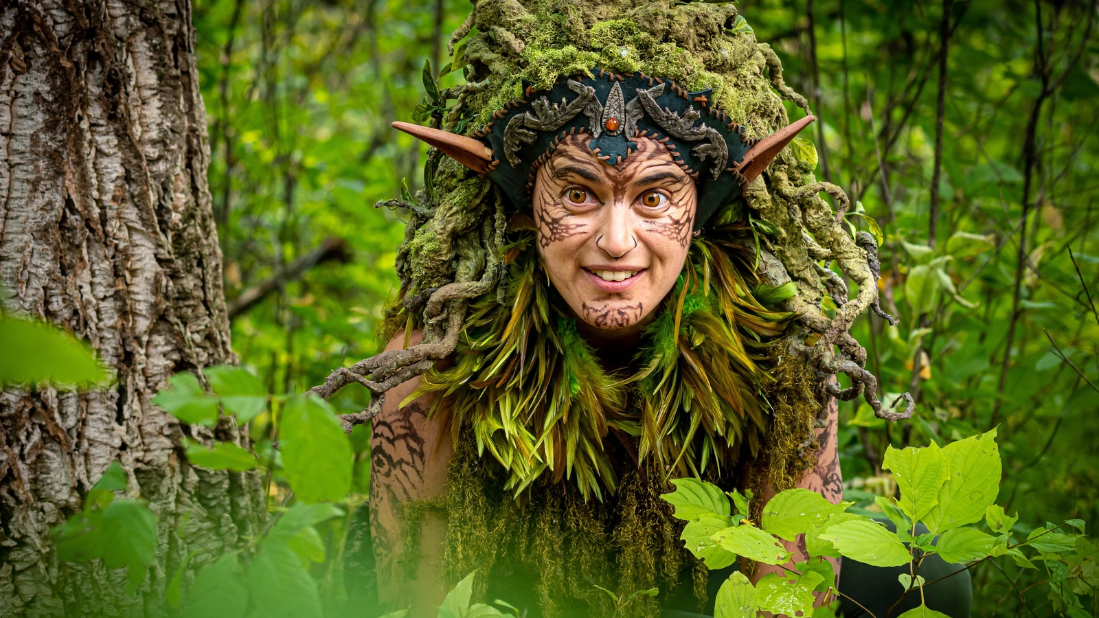 Personnage elfique dans la forêt Personnage elfique dans la forêt