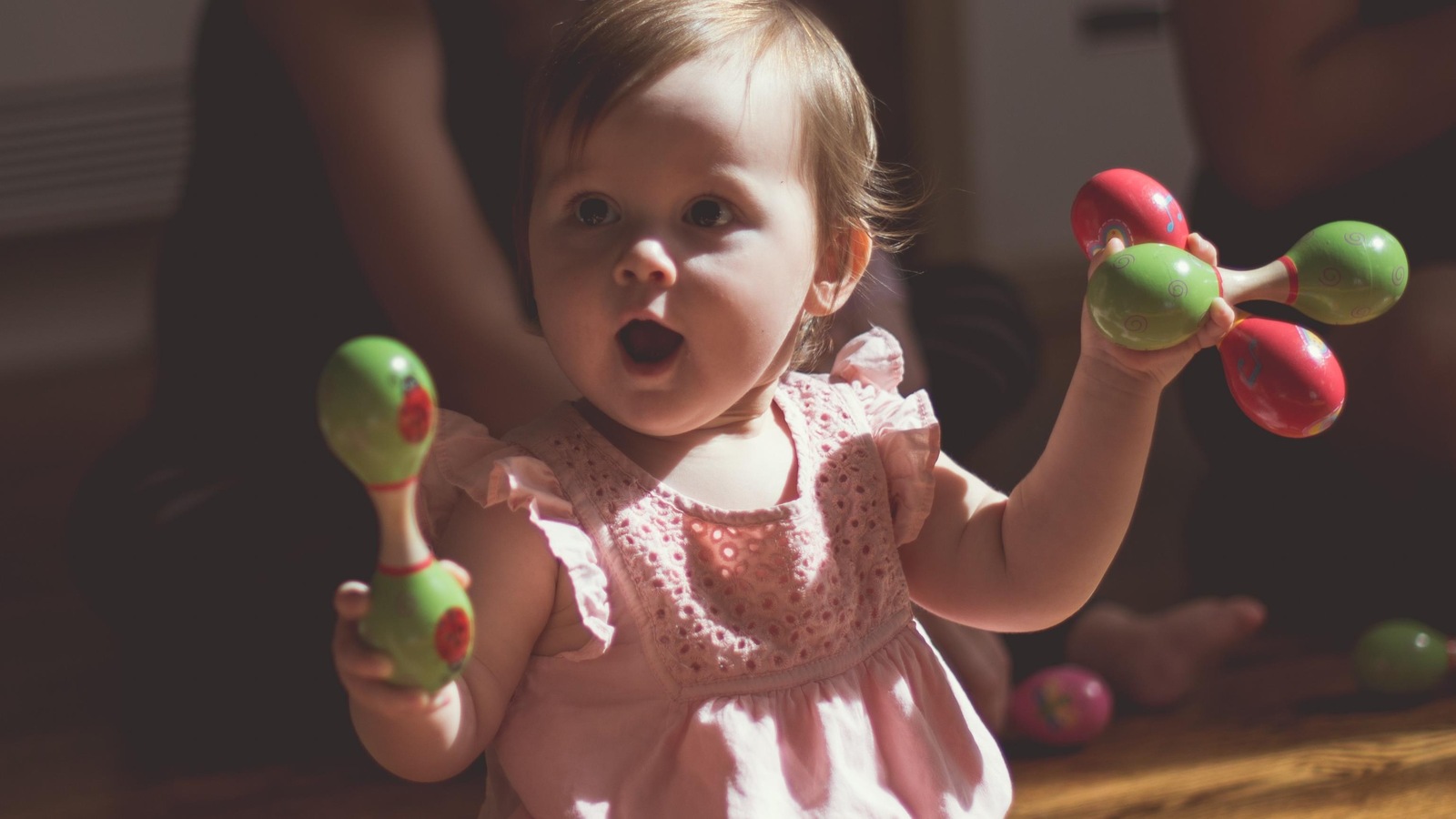 Une petite fille heureuse Une petite fille heureuse