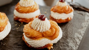 Des zeppoles prêts à être dégustés.