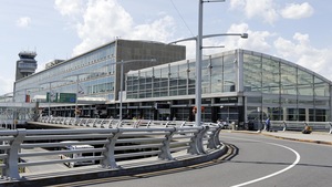 Ottawa envisage toujours de vendre ses aéroports