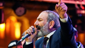 L'opposant arménien Nikol Pachinian après le blocage par le Parlement de sa candidature pour le poste de premier ministre 