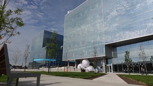Vue extérieure du Complexe des sciences de l'Université de Montréal.