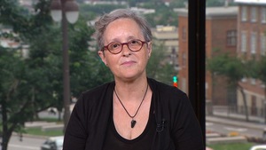 Lynne Pion, accompagnatrice spécialisée en gestion du deuil animalier.
