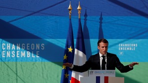 Le président français Emmanuel Macron explique la stratégie de transition pour l'environnement.
