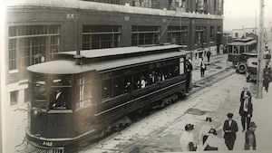 Image d'archives d'un tramway avec ses passagers