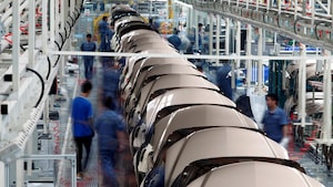 Une usine de fabrication de voitures en Chine. 