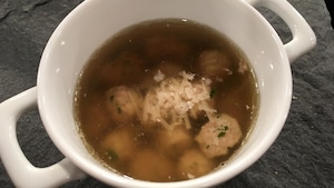 La recette de soupe de boulettes de Sœur Angèle