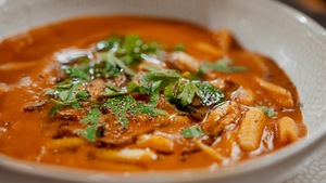 Soupe-ragoût de pâtes et de haricots romains.