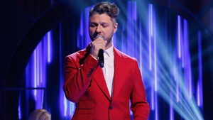 Le chanteur qui chante.