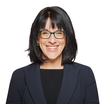 Sonia LeBel Présidente du Conseil du Trésor et ministre responsable de l’Administration gouvernementale