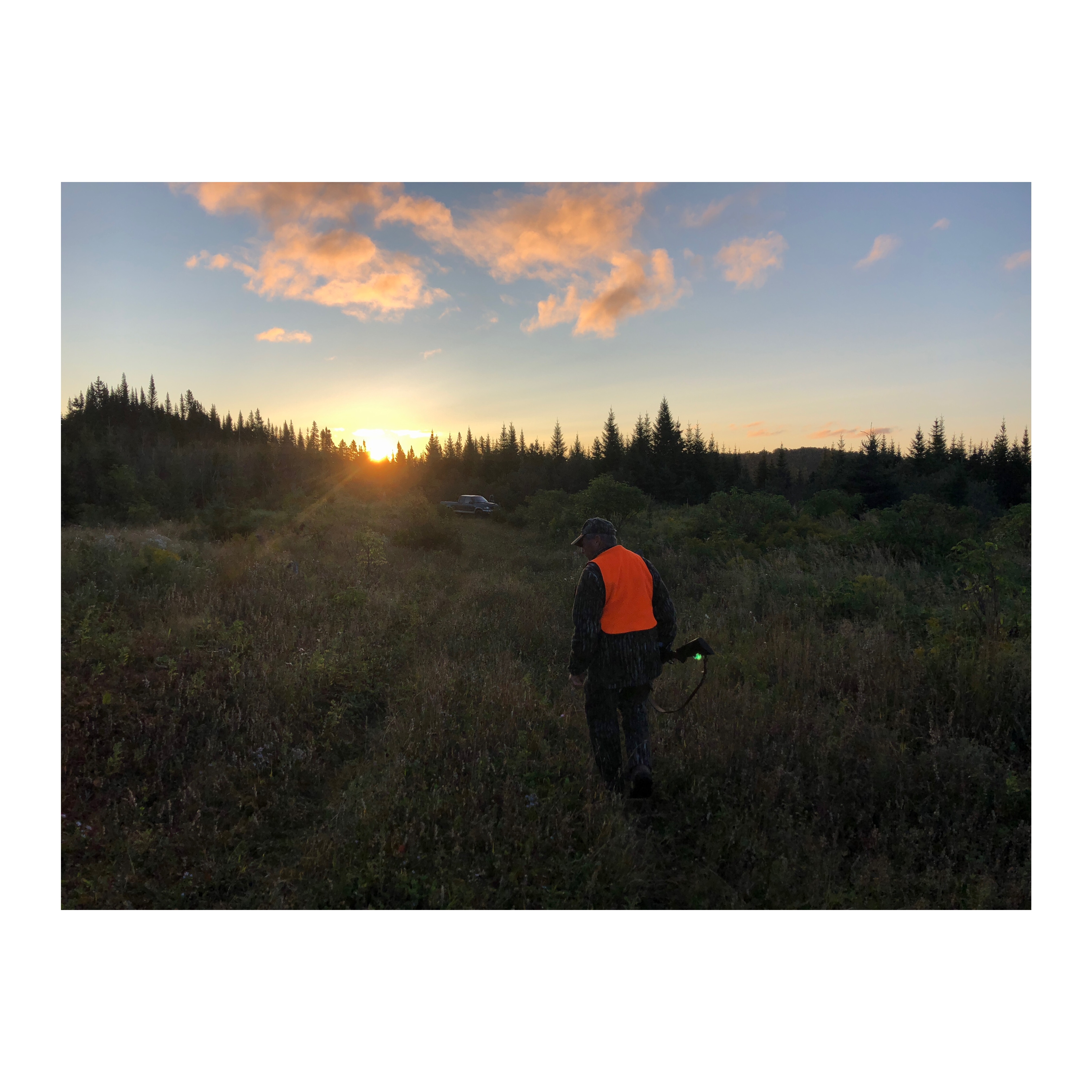 Le père de Stéphanie Boulay sur le terrain de chasse. Le père de Stéphanie Boulay sur le terrain de chasse.