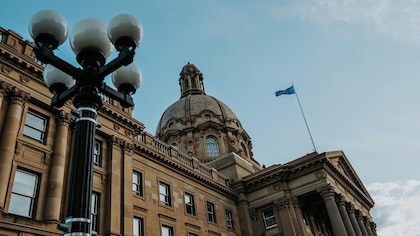 vue extérieure de l'assemblée législative de l'Alberta