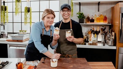 Marina Orsini pose avec le chef qui a fait des coupes glacées.