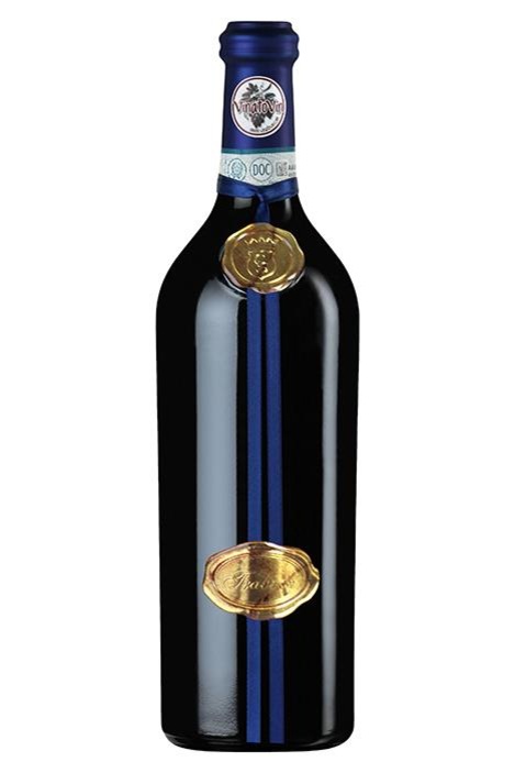 Une bouteille de vin rouge. Une bouteille de vin rouge.