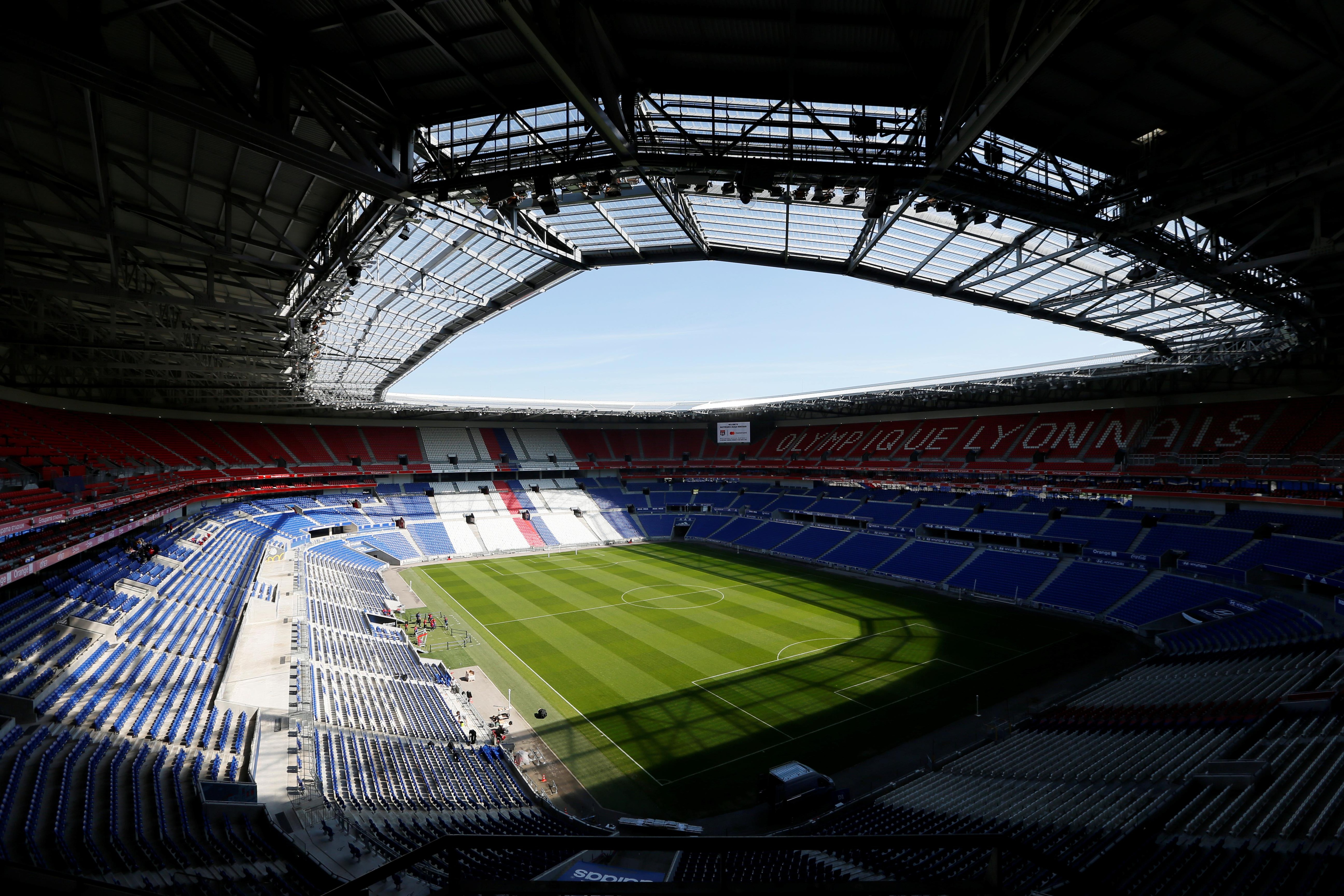 Vue du Parc Olympique lyonnais presque vide en avril 2019. Vue du Parc Olympique lyonnais presque vide en avril 2019.
